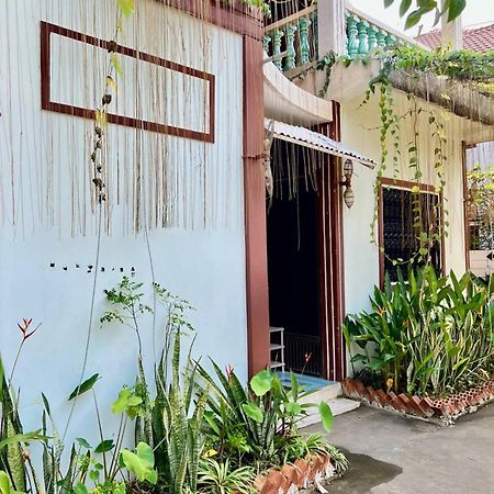 Lotus Blanc Homestay Battambang Luaran gambar