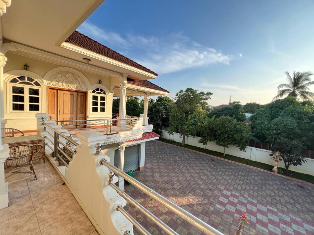 Lotus Blanc Homestay Battambang Luaran gambar